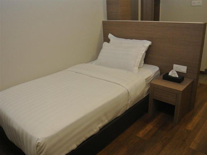 Riverside Boutique Hotel Kuantan Bagian luar foto
